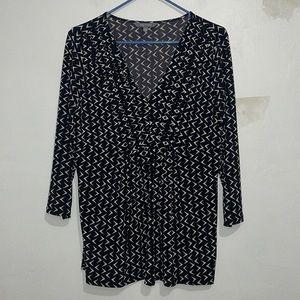 Size L Women’s Daisy Fuentes Black and White Blouse